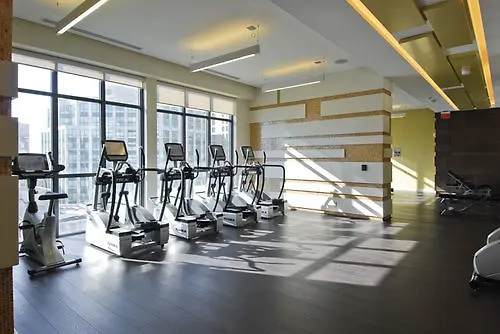 Park Suites Toronto Front Street West 3*,